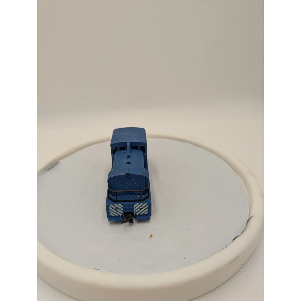 Mehano Blue Diesel Locomotive‎ 8765 Model Train Engine Switcher HO Scale